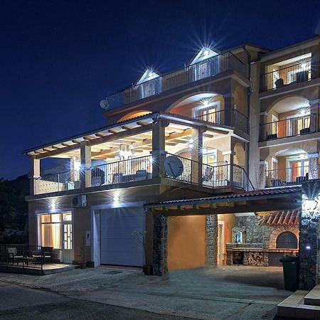 Apartments Lucia Senj Senj  Exteriér fotografie