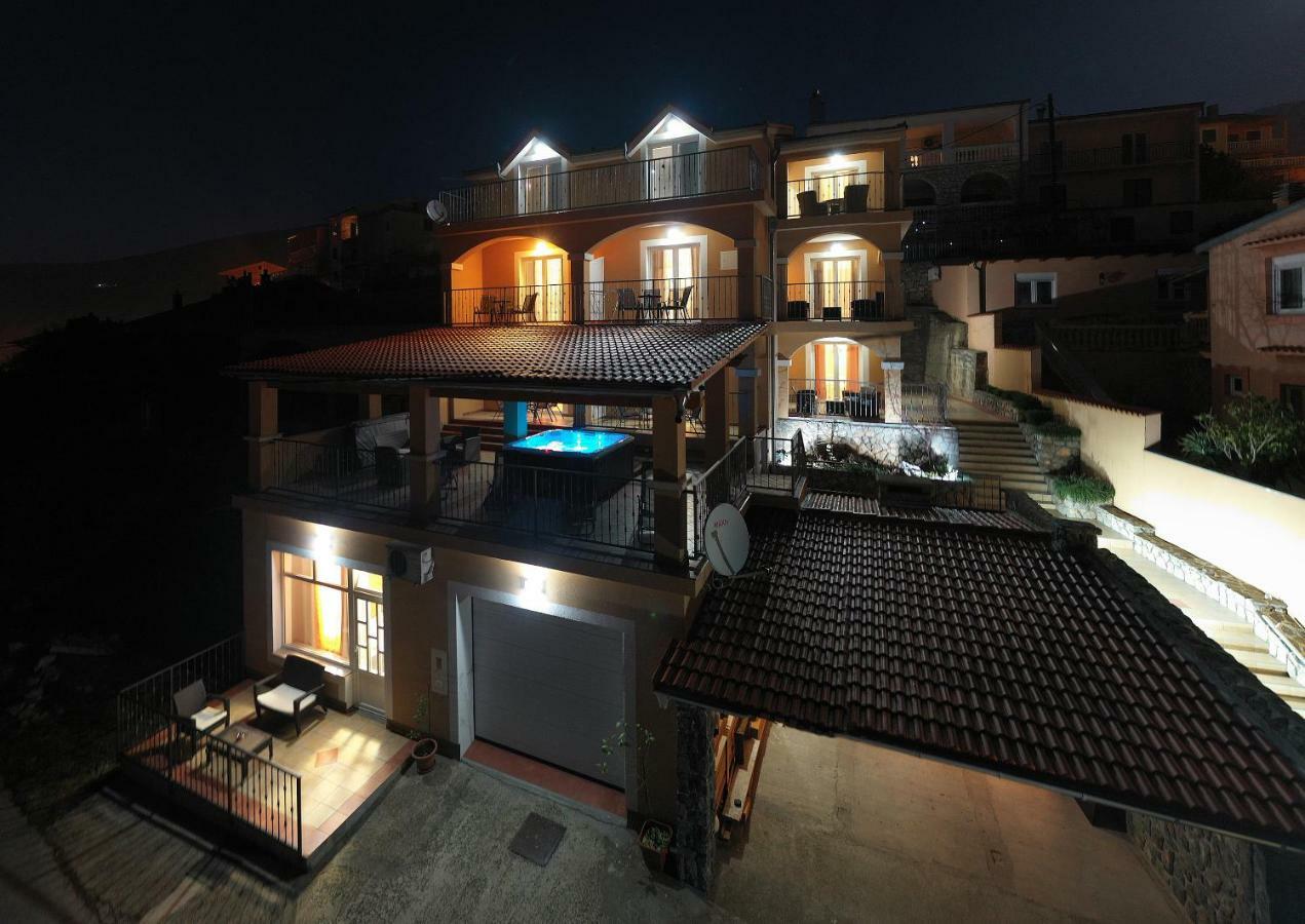 Apartments Lucia Senj Senj  Exteriér fotografie