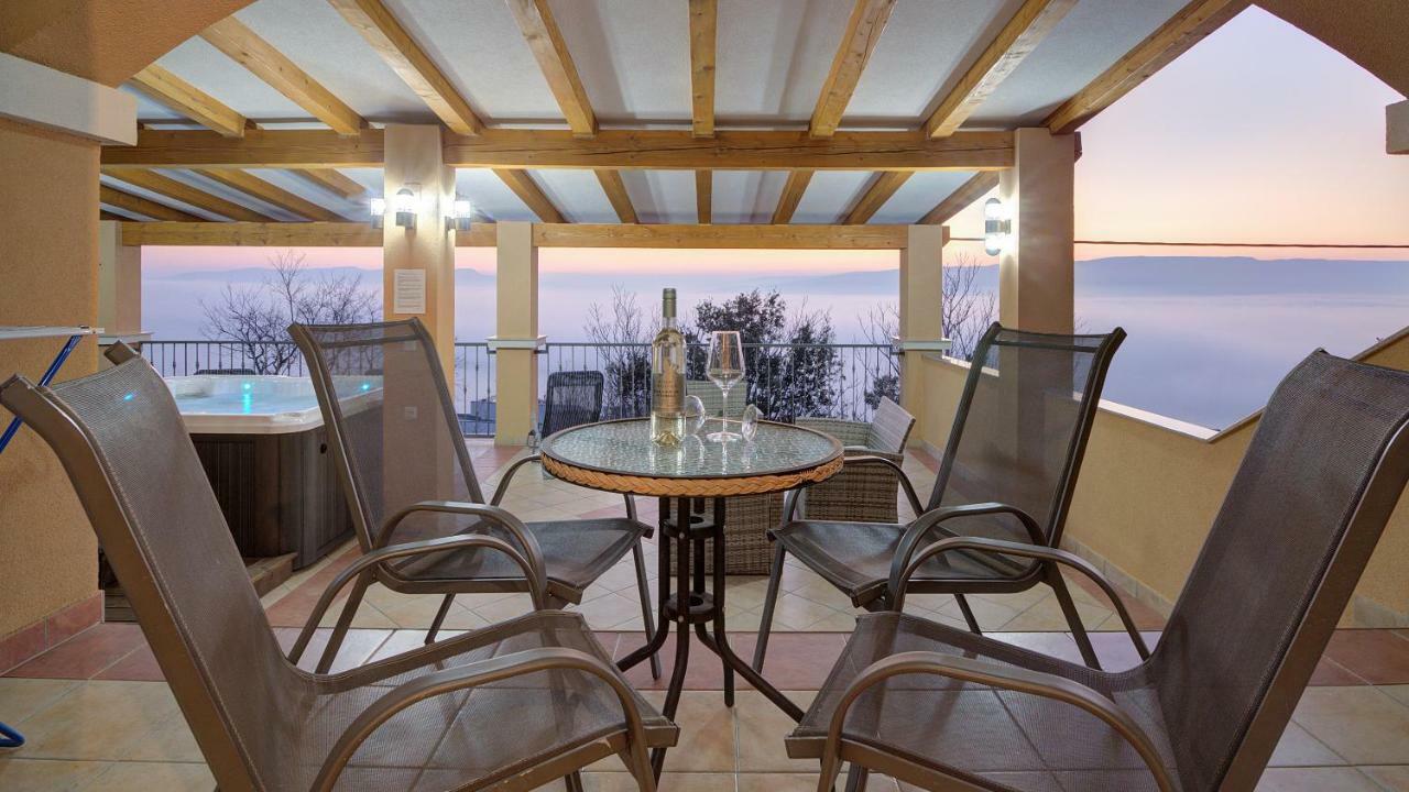 Apartments Lucia Senj Senj  Exteriér fotografie