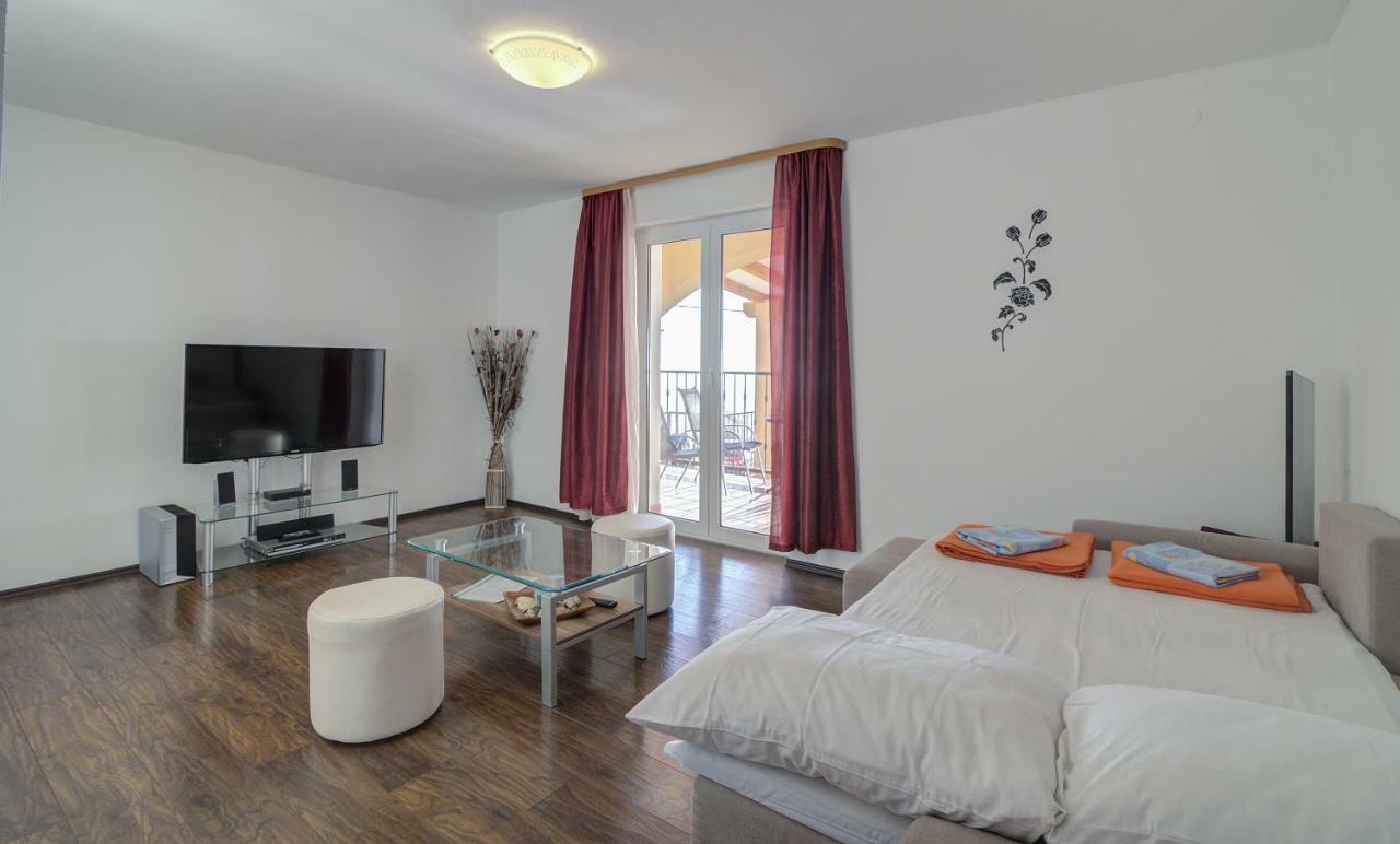 Apartments Lucia Senj Senj  Exteriér fotografie